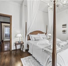 4-5 bedroom villa with Split City and Sea Views sleeps 8-10